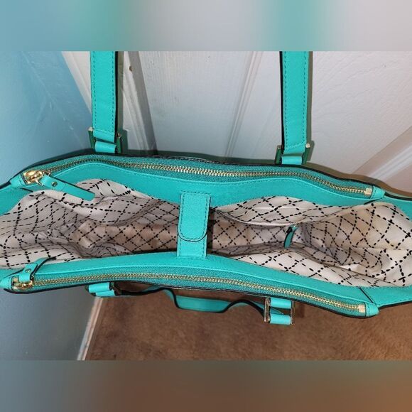 Kate Spade New York, Mint Green Newbury Lane Briar Leather Tote. - Picture 8 of 10